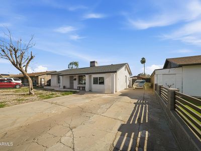 7811 W OREGON Avenue