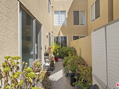 4100 Wilshire Blvd APT 107