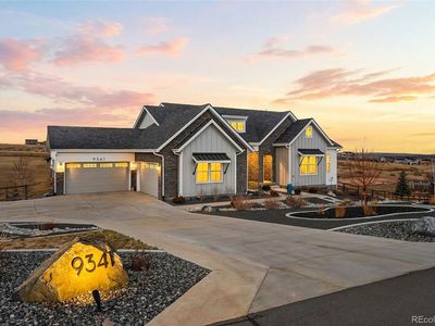 9341 Red Primrose Street