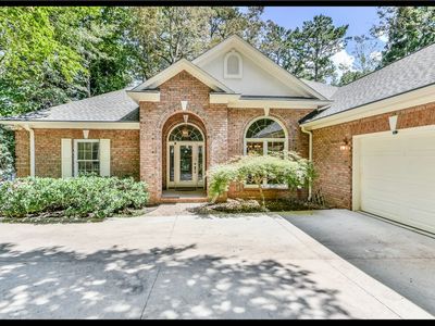 122 N Waterside Dr