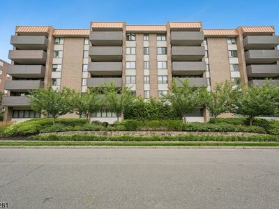 1 Euclid Ave #2E