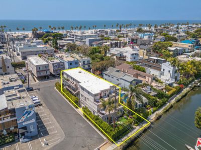 3000 Grand Canal Ct