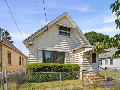 38 Sobieski St