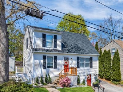 17 Pine Ave