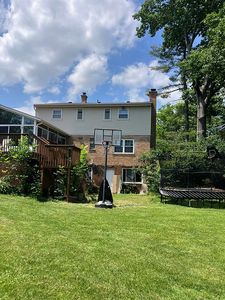 7381 Timberknoll Dr