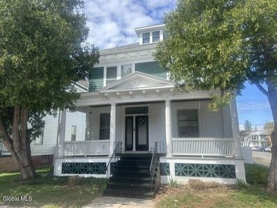 243 6th Avenue