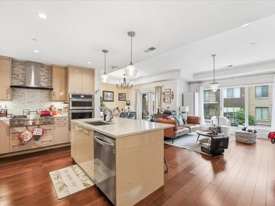 150 Henley Pl APT 210