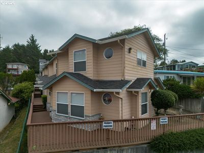 250 SE Coast Guard Dr #1
