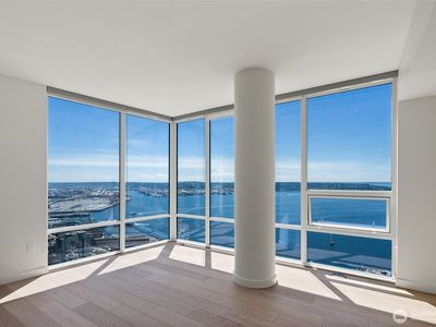 121 Stewart Street #3105