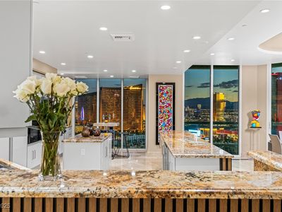 2877 Paradise Rd UNIT 3202