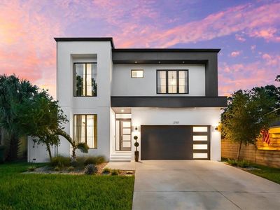 2707 N Ridgewood Ave