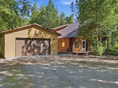 701 E Creekside Dr