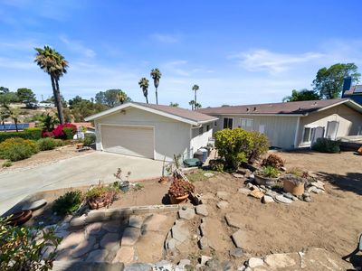 1121 Vista Bonita Dr