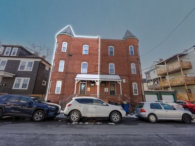76 Belden St