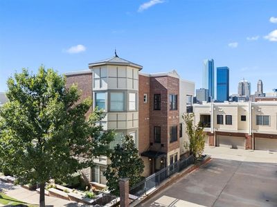 221 N Geary Ave #602