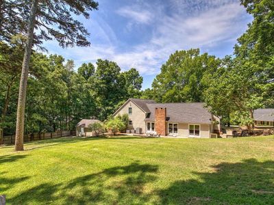 224 Shadowood Dr SE
