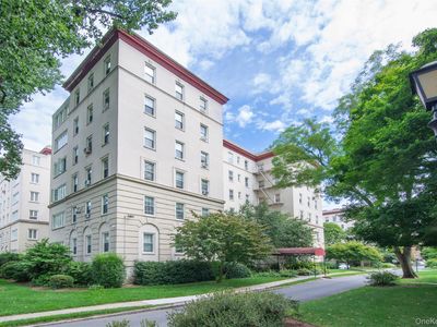 1 Park Lane #3A