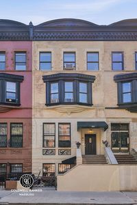 252 W 136th St