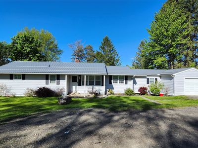 8581 Perry Hwy