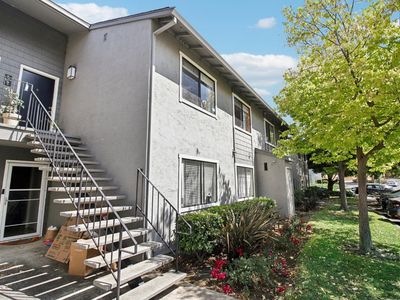 900 Cambridge Dr UNIT 18