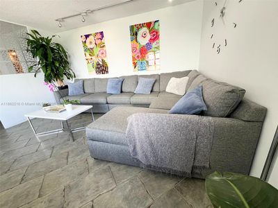 2750 NE 183rd St APT 2707