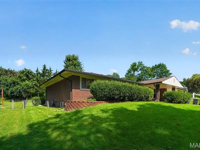 1939 Pickfair Dr