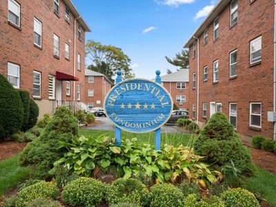 35 Montvale Ave APT 3