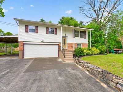 24 Burning Pines Drive