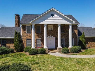 3700 Moreland Dr NE