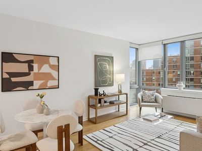 425 Main St APT 8A