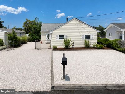 28 Lake Saint Clair Dr