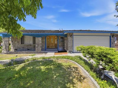 5897 Erskine Ct