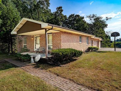 209 Pineview Ln