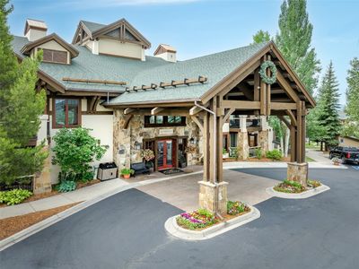 1463 Flattop Cir #302