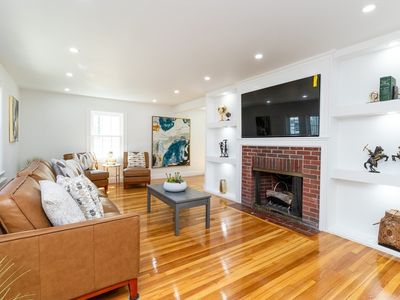27 Ellison Ave