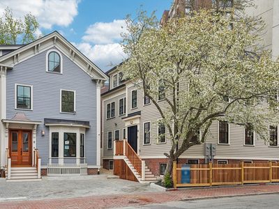 11 Mount Auburn St #A