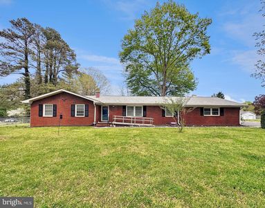 8221 Hickory Dr