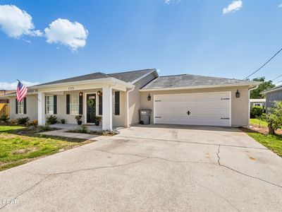 152 Manistee Dr