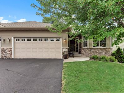 1976 Castle Ct E
