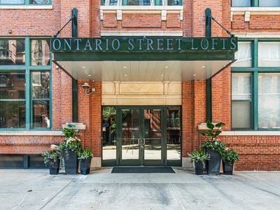 411 W Ontario St APT 407