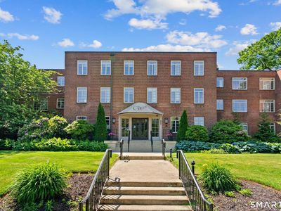 869 Farmington Avenue #205