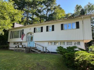 8 Seneca Ave