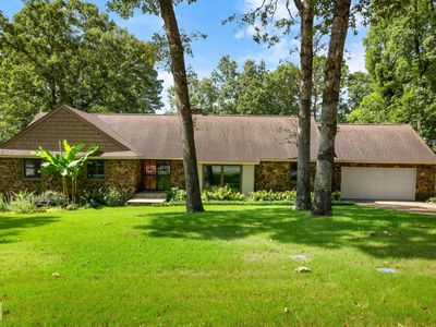 2201 Paula Dr