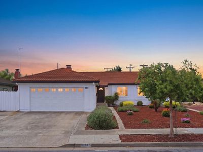 399 Castro Ct