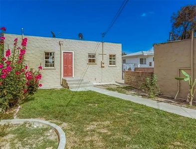2711 Lexington Ave
