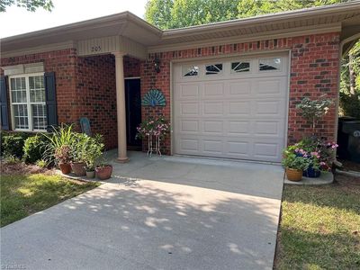 205 Chickadee Dr