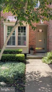 5816 Tudor Ln