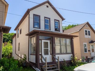 2740 Elm St