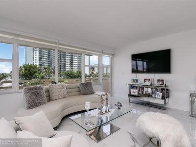 3333 NE 34th St UNIT 304