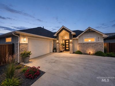8416 W Meltwater Ln